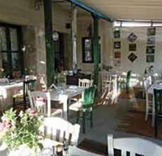 tisDimitras_avli3